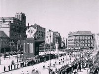 Trg Republike (današnji Trg bana Jelačića) 1. maj 1946. godine.jpg